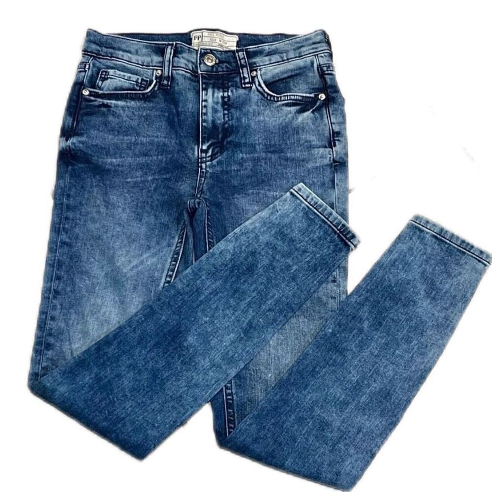 Free People Busted Knee Skinny Silhouette Zip Fly Ankle Crop Jeans Size W 25R